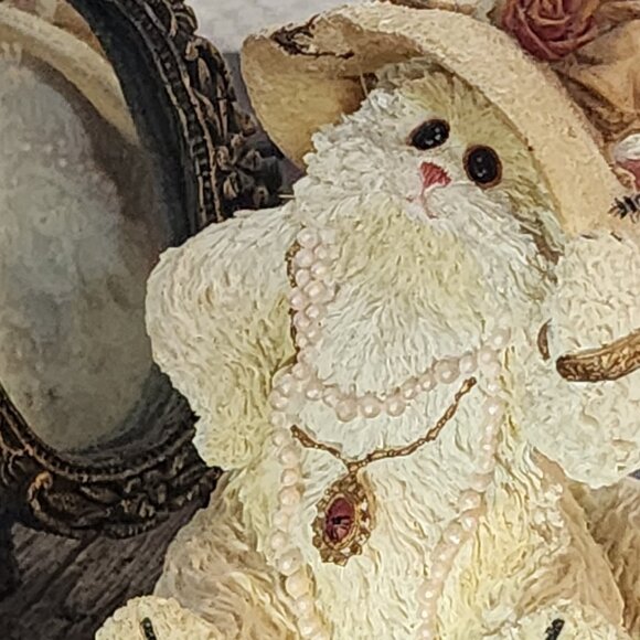 Boyds Bears The Purrstone Collection Purrcilla Prissybuns Ready for my Closeup - Picture 2 of 16